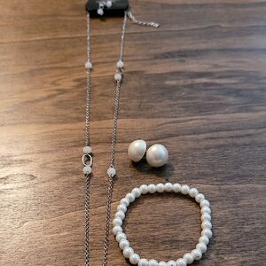 Ee Elegant Silver and White Pearl Jewelry Set